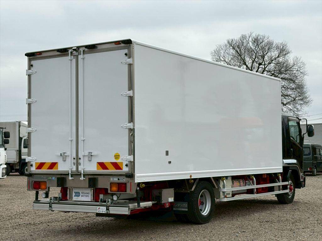 いすゞフォワード冷凍車（冷蔵車）増トン（6t・8t）[写真04]