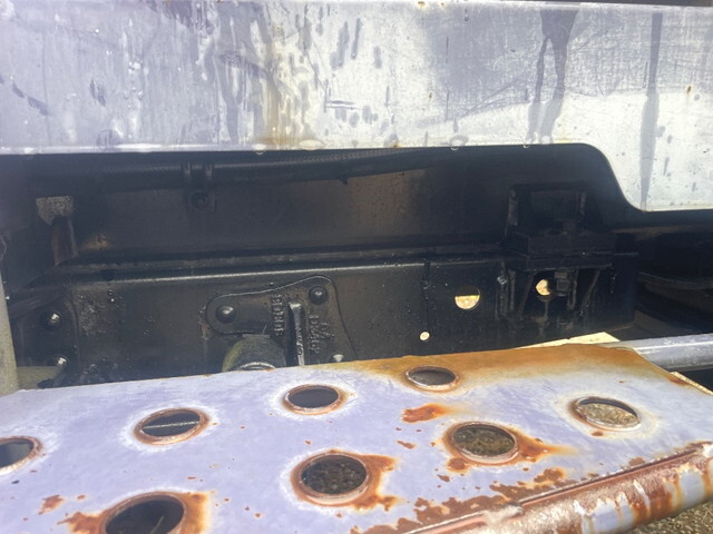 いすゞエルフ高所作業車小型（2t・3t）[写真16]