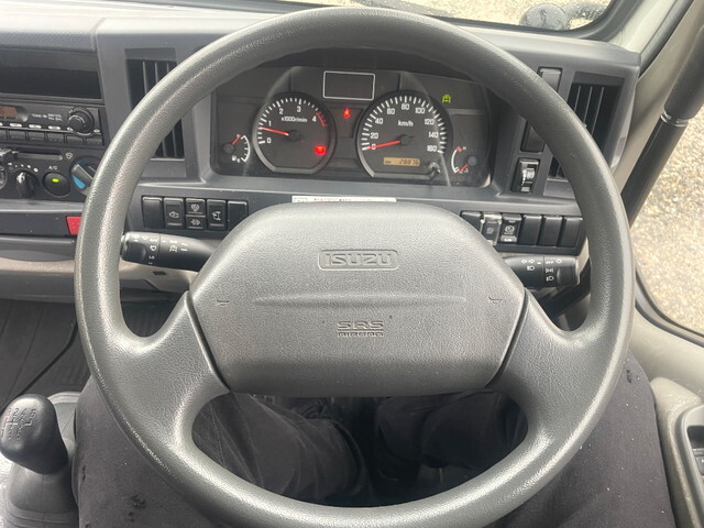 いすゞエルフ高所作業車小型（2t・3t）[写真30]