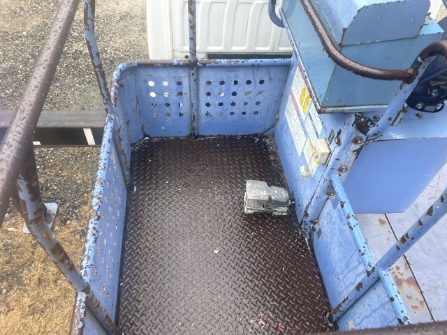 いすゞエルフ高所作業車小型（2t・3t）[写真09]