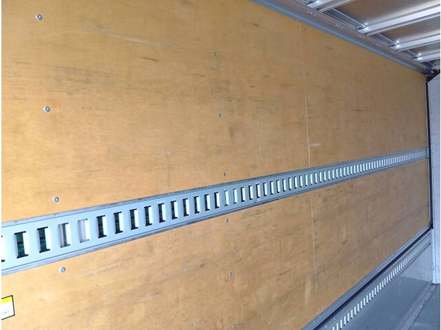 いすゞエルフアルミウイング小型（2t・3t）[写真11]