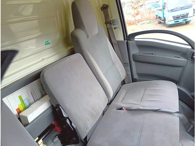 いすゞエルフアルミウイング小型（2t・3t）[写真23]