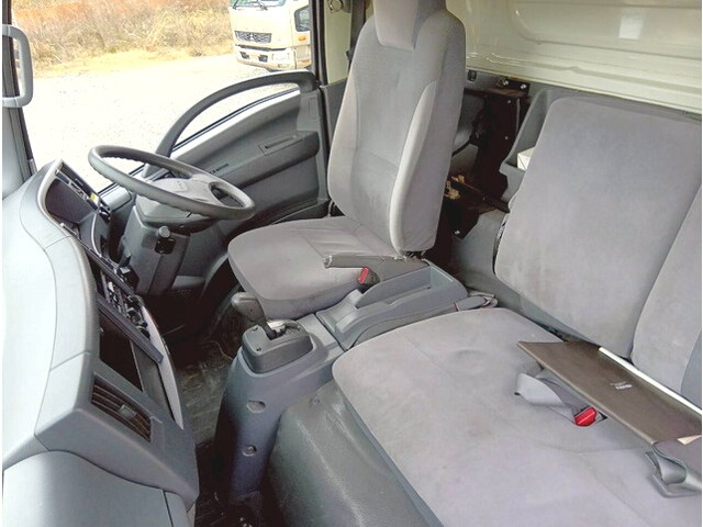 いすゞエルフアルミウイング小型（2t・3t）[写真26]