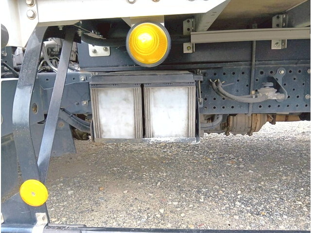 いすゞエルフアルミウイング小型（2t・3t）[写真38]