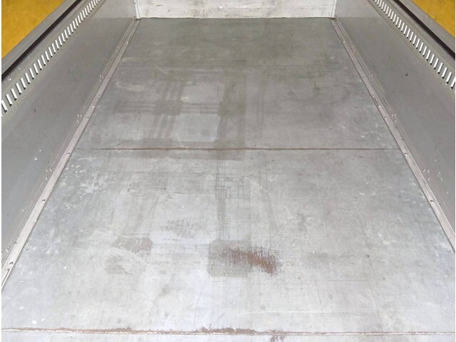 いすゞエルフアルミウイング小型（2t・3t）[写真08]