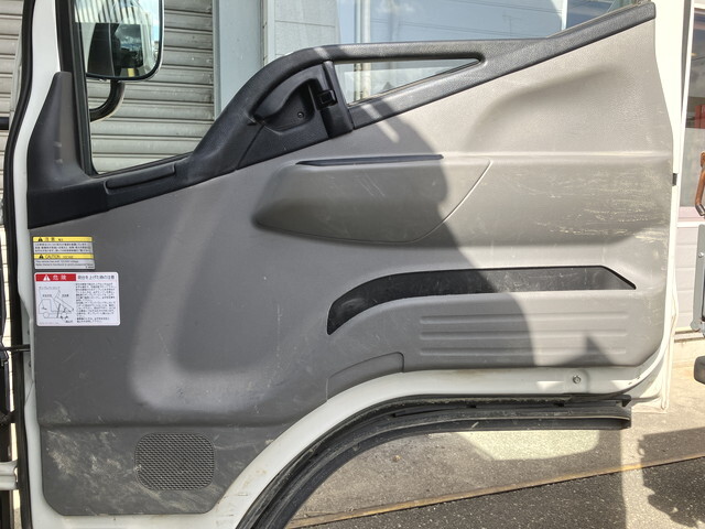 三菱ふそうキャンターダンプ小型（2t・3t）[写真30]