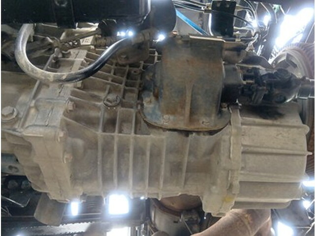 日野プロフィアコンテナ専用車大型（10t）[写真15]