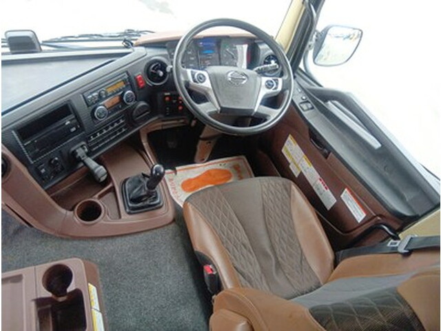 日野プロフィアコンテナ専用車大型（10t）[写真23]