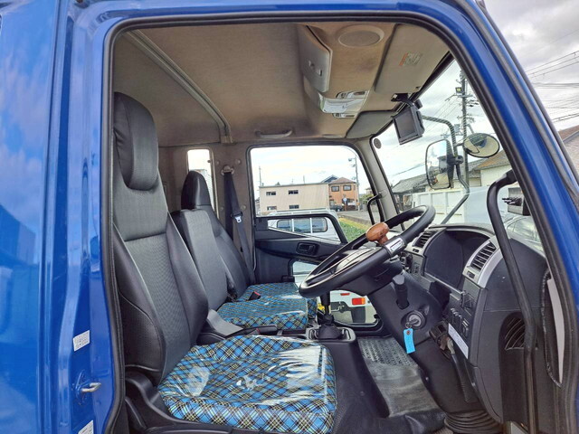 三菱ふそうファイターパッカー車（塵芥車）中型（4t）[写真32]