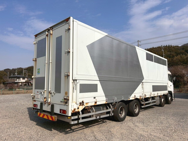 UDトラックスクオンアルミウイング大型（10t）[写真02]