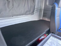 いすゞギガアルミウイング大型（10t）[写真17]