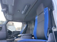 いすゞギガアルミウイング大型（10t）[写真18]