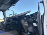 いすゞギガアルミウイング大型（10t）[写真20]