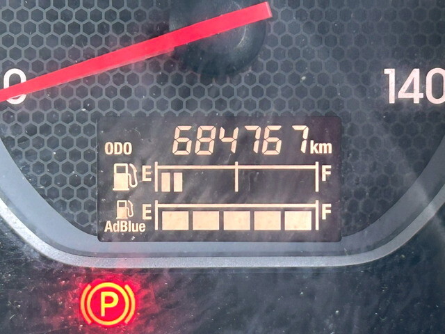 いすゞギガアルミウイング大型（10t）[写真21]