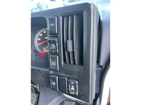 いすゞギガアルミウイング大型（10t）[写真24]