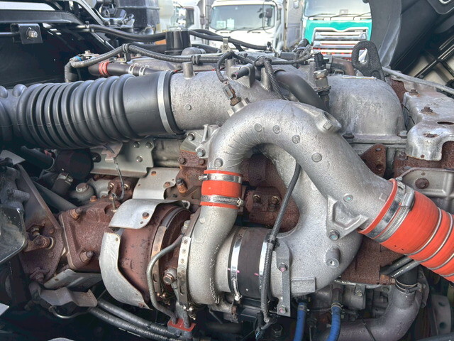 いすゞギガアルミウイング大型（10t）[写真26]