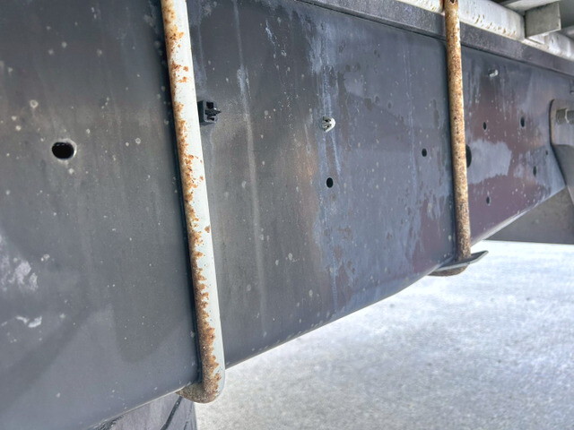 いすゞギガアルミウイング大型（10t）[写真31]