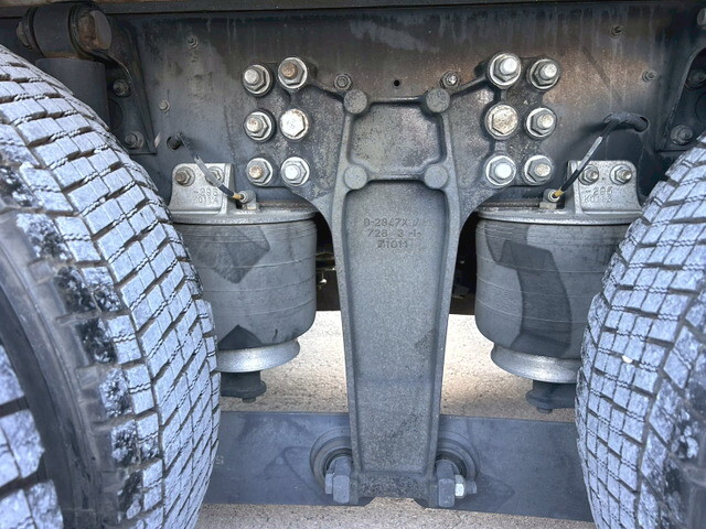 いすゞギガアルミウイング大型（10t）[写真35]