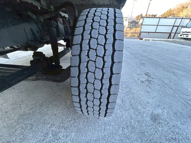 いすゞギガアルミウイング大型（10t）[写真38]