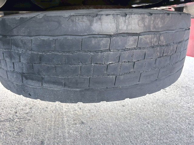 いすゞギガアルミウイング大型（10t）[写真40]