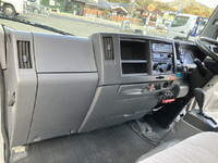 いすゞエルフアルミバン小型（2t・3t）[写真32]