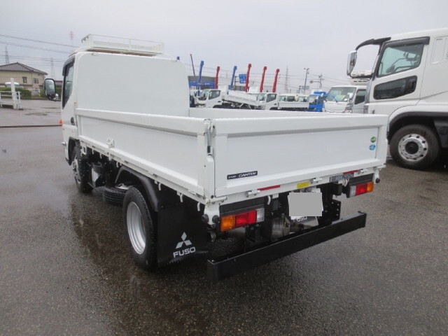 三菱ふそうキャンター平ボディ小型（2t・3t）[写真04]