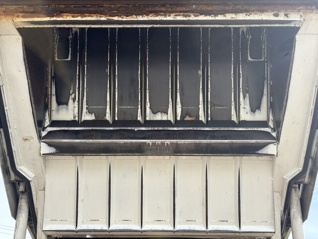 日野レンジャーパッカー車（塵芥車）中型（4t）[写真14]