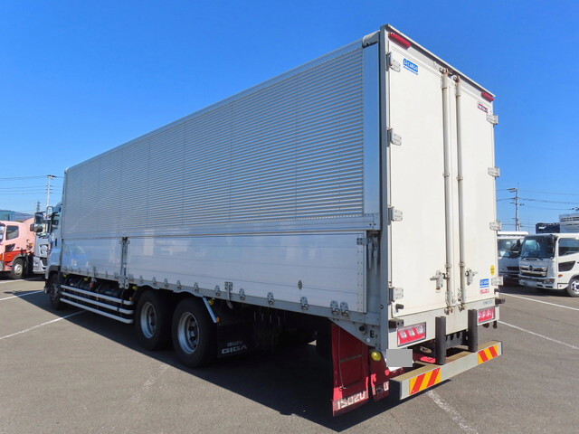 いすゞギガアルミウイング大型（10t）[写真02]