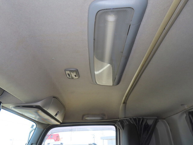 いすゞギガアルミウイング大型（10t）[写真23]