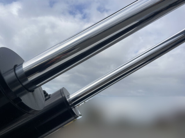 日野プロフィアコンテナ専用車大型（10t）[写真12]