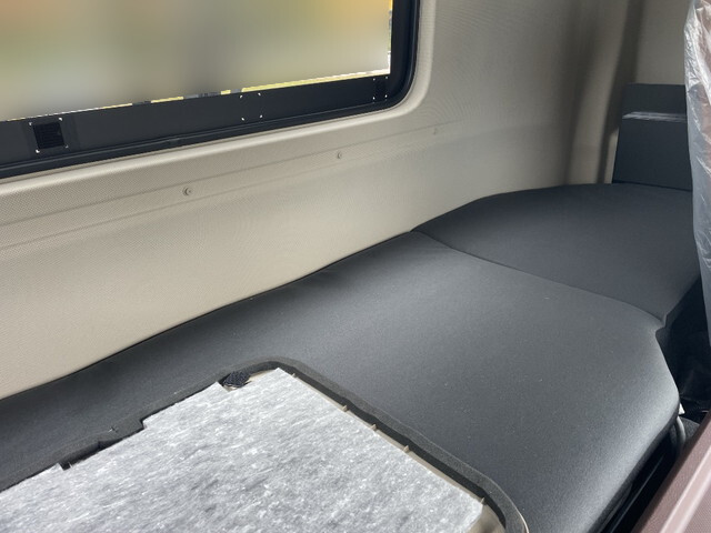 日野プロフィアコンテナ専用車大型（10t）[写真30]