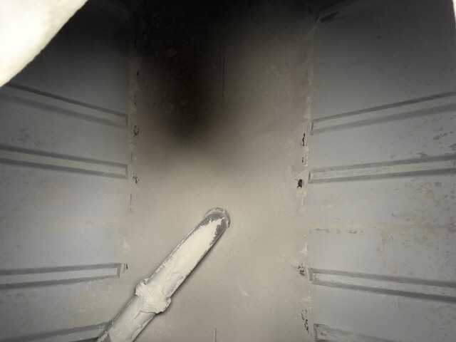 日野プロフィアバルク車（粉粒体運搬車）大型（10t）[写真13]