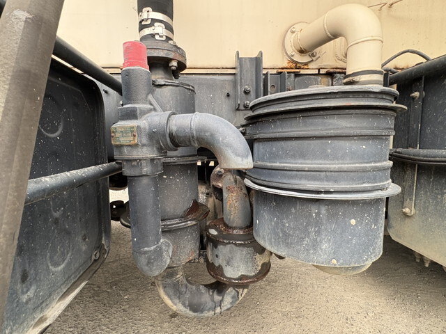 日野プロフィアバルク車（粉粒体運搬車）大型（10t）[写真18]