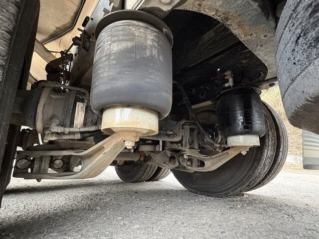 日野プロフィアバルク車（粉粒体運搬車）大型（10t）[写真23]