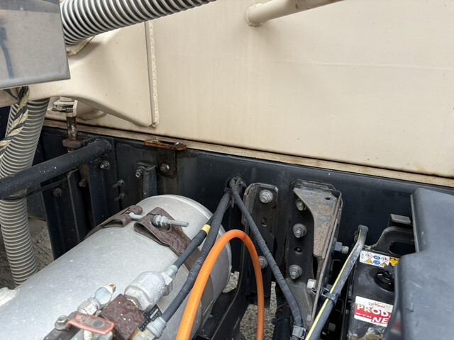 日野プロフィアバルク車（粉粒体運搬車）大型（10t）[写真26]