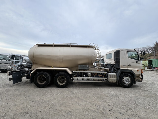 日野プロフィアバルク車（粉粒体運搬車）大型（10t）[写真07]