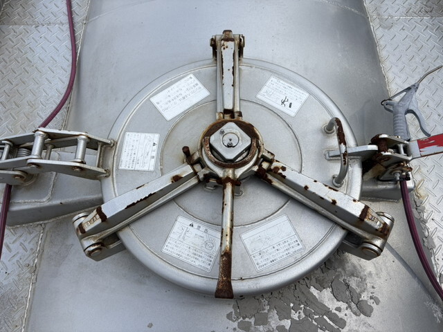 UDトラックスクオンバルク車（粉粒体運搬車）大型（10t）[写真10]