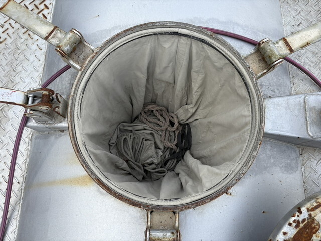 UDトラックスクオンバルク車（粉粒体運搬車）大型（10t）[写真11]