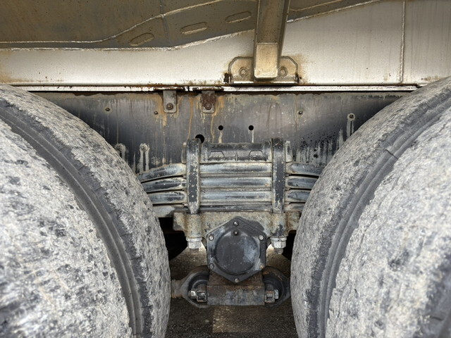 UDトラックスクオンバルク車（粉粒体運搬車）大型（10t）[写真21]