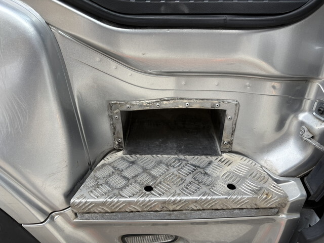 UDトラックスクオンバルク車（粉粒体運搬車）大型（10t）[写真26]