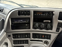 UDトラックスクオンバルク車（粉粒体運搬車）大型（10t）[写真30]