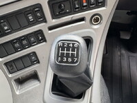 UDトラックスクオンバルク車（粉粒体運搬車）大型（10t）[写真31]