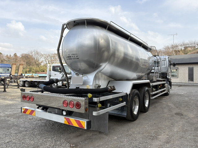 UDトラックスクオンバルク車（粉粒体運搬車）大型（10t）[写真05]