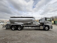 UDトラックスクオンバルク車（粉粒体運搬車）大型（10t）[写真08]