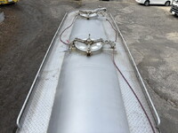 UDトラックスクオンバルク車（粉粒体運搬車）大型（10t）[写真09]