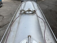 UDトラックスクオンバルク車（粉粒体運搬車）大型（10t）[写真10]