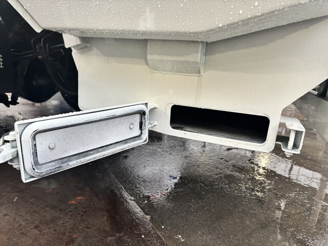 日野レンジャーパッカー車（塵芥車）中型（4t）[写真10]