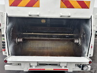 日野レンジャーパッカー車（塵芥車）中型（4t）[写真12]