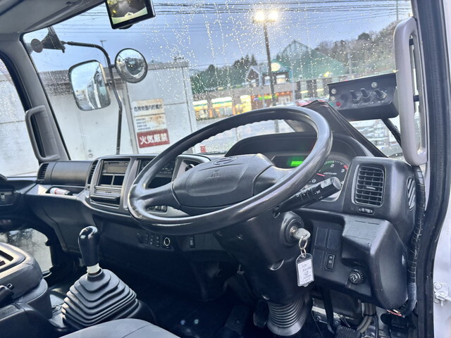 日野レンジャーパッカー車（塵芥車）中型（4t）[写真32]