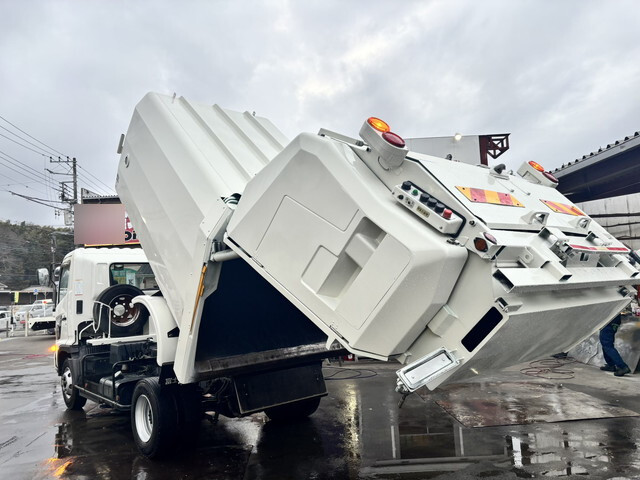 日野レンジャーパッカー車（塵芥車）中型（4t）[写真05]